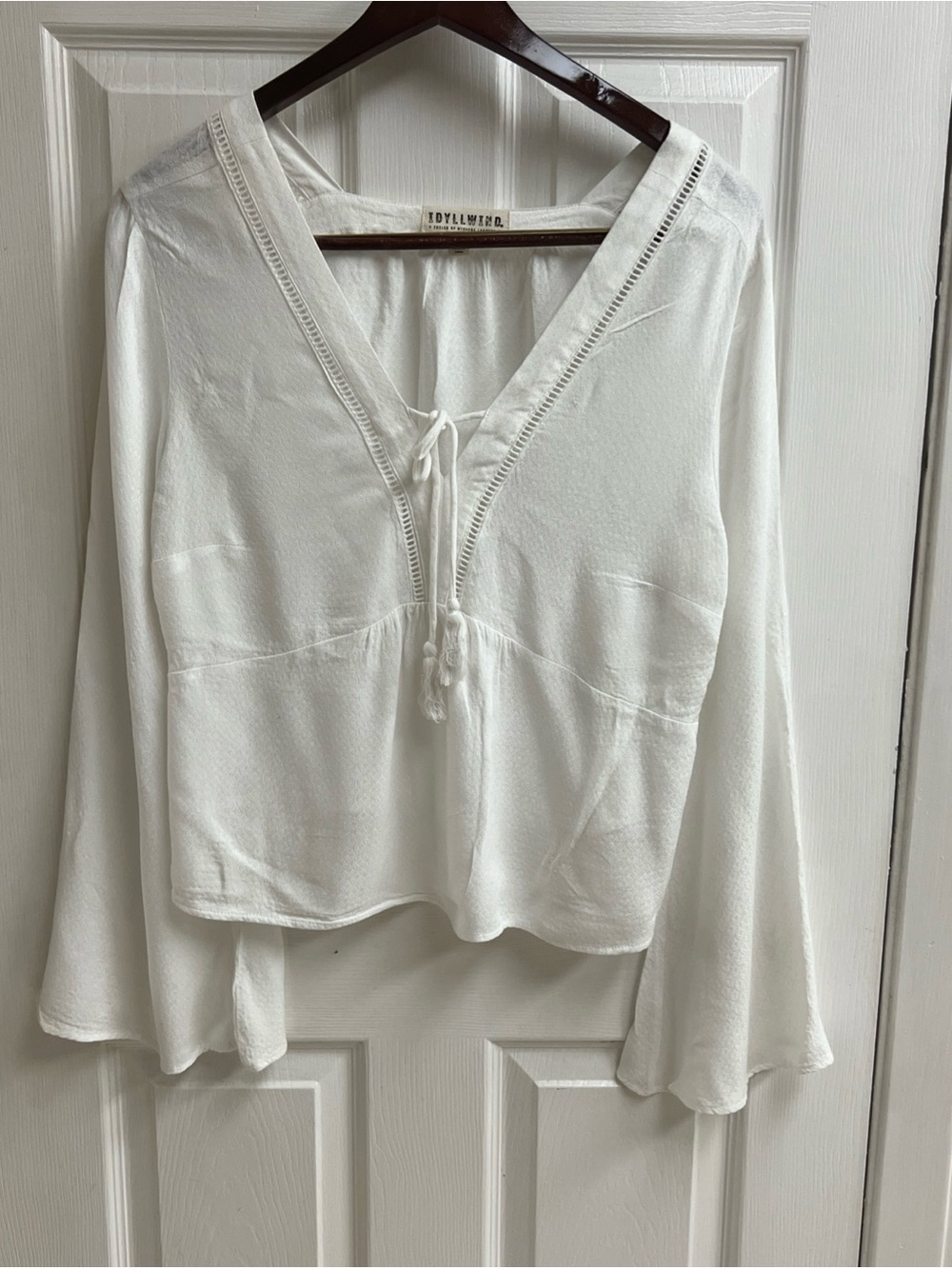 Idyllwind Miranda Lambert White Boho Blouse Large Lace Tie Front Bell Sleeve